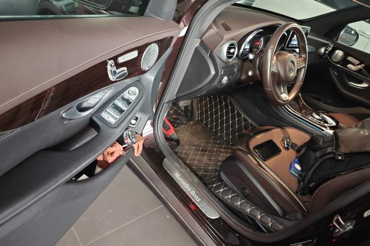 Used Mercedes-Benz GLC 2019 GLC 260 L 4MATIC Dynamic Model