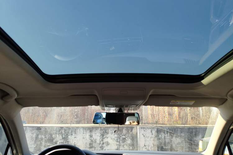 Used Volkswagen Tiguan L 2021 330TSI Automatic Two-Wheel Drive Smart Edition