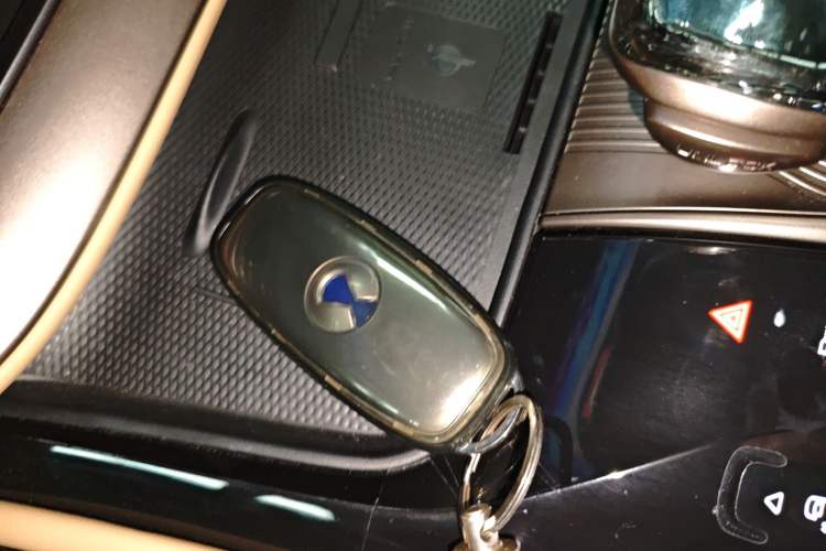 Used Denza D9 2022 DM-i 970 Four-Wheel Drive Prestige Model
