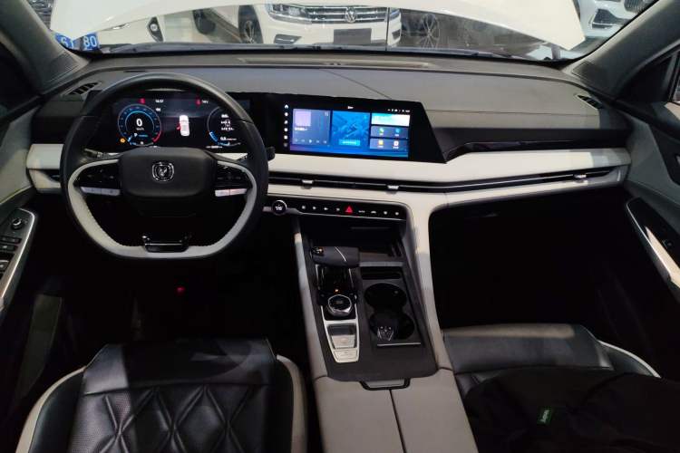 Used Changan CS75 PLUS 2023 3rd Generation 1.5T Automatic Prestige Model
