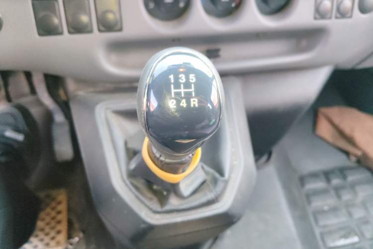 Used JMC Transit 2017 2.8T Commercial Version Short Wheelbase Mid-Roof 6/7/8-Seater JX493
