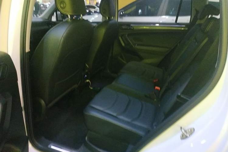 Used Volkswagen Tiguan L 2021 330TSI Automatic Two-Wheel Drive R-Line Enhanced Edition
