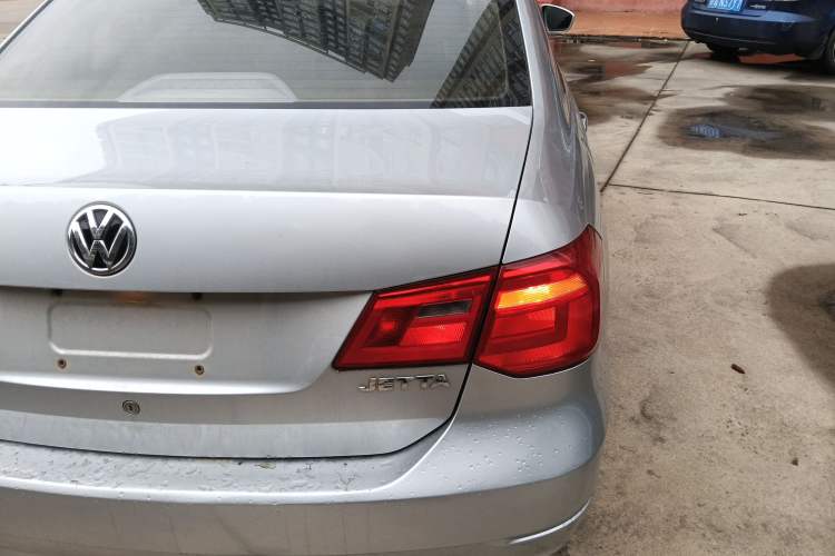 Used Volkswagen Jetta 2015 1.6L Manual Fashion Edition