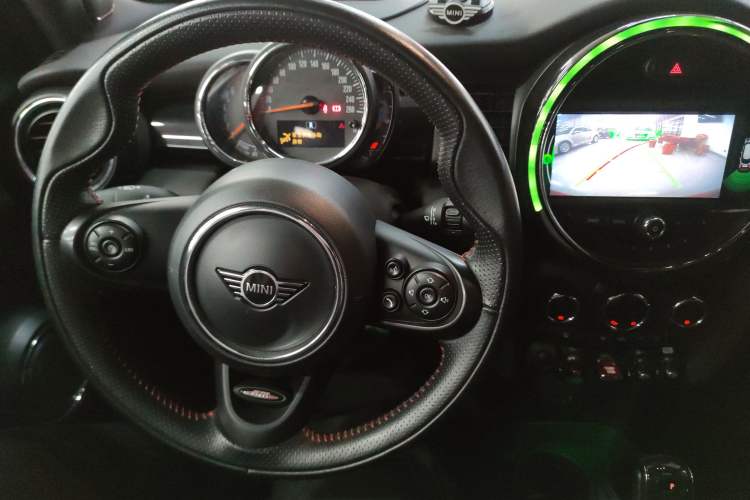 Used  MINI 2018 1.5T COOPER Racing Edition Five-Door Version
