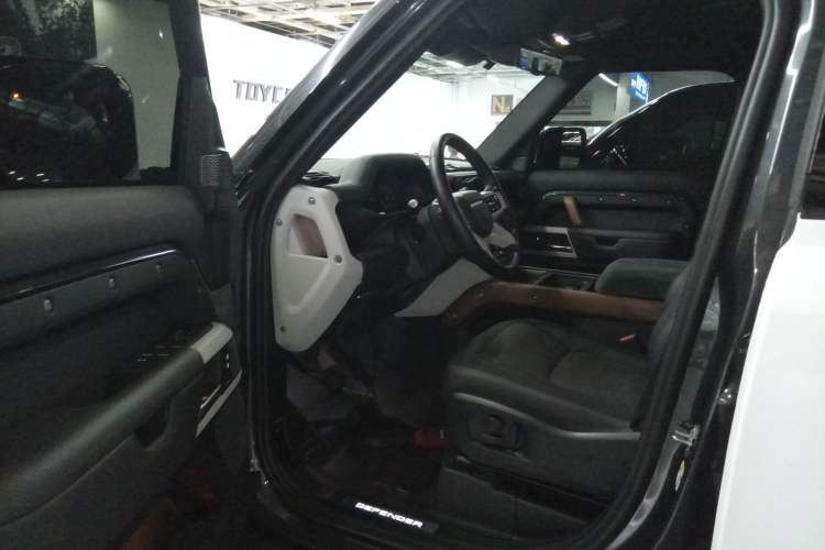 Used Land Rover Defender 2023 Facelift 110 3.0T P400 X-DYNAMIC HSE
