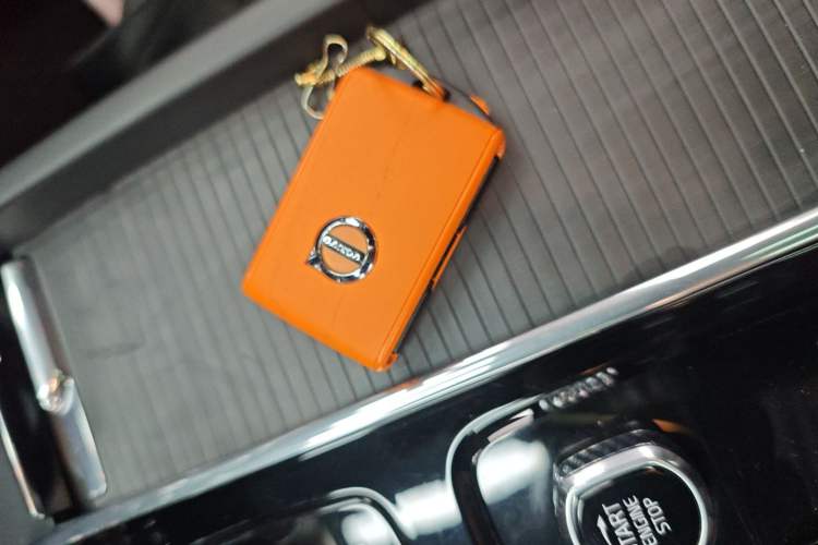 Used Volvo XC60 2022 B5 4x4 Zhiyi Luxury Edition
