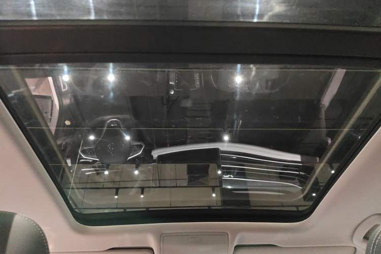 Used Volkswagen Tiguan L 2024 330TSI Automatic Two-Wheel Drive R-Line Enhanced Edition
