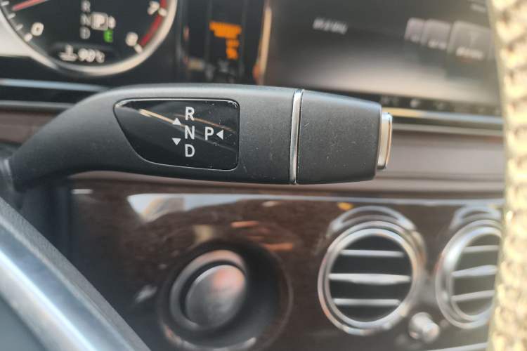 Used Mercedes-Benz S-Class 2014 S 320 L Business Model
