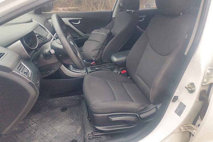 Used Hyundai Elantra 2015 1.6L Automatic Leading Model