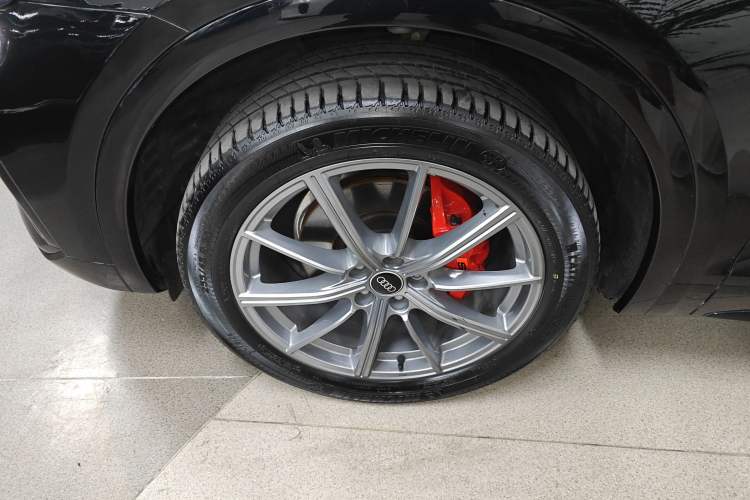 Used Audi Q5L 2023 40T Luxury Dynamic Model
