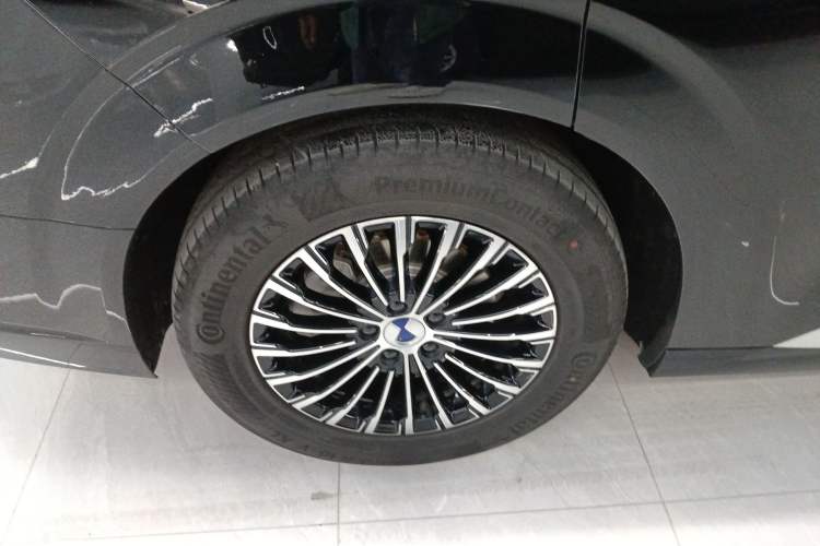 Used Denza D9 2024 DM-i 980 Four-Wheel Drive Prestige Model
