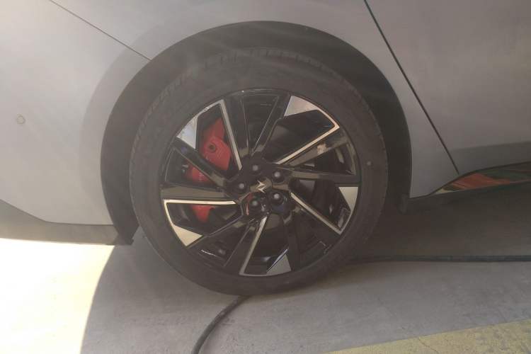 Used  eπ007 2024 Pure Electric 540 All-Wheel Drive Max Edition
