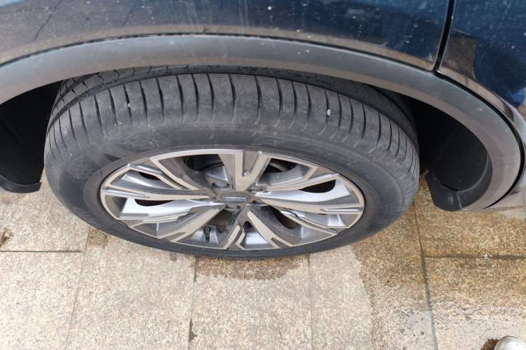 Used Geely Auto Jiajie 2023 Geely Jiaji L 1.5TD DCT Luxury Model