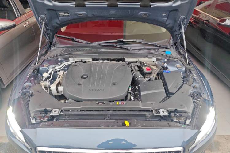 Used Volvo S60 2022 B4 Zhiyi Luxury Edition