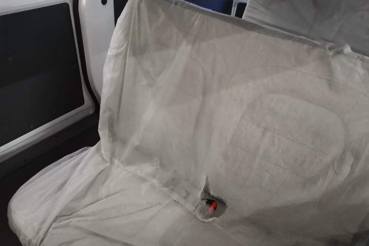 Used Wuling Yangguang 2024 300KM Comfort Version Passenger Van 75kW
