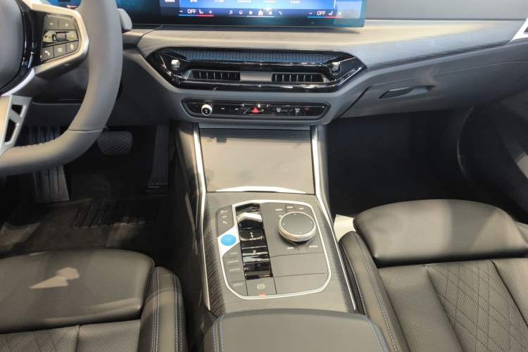 Used BMW i3 2025 eDrive 40 L Midnight Sports Package
