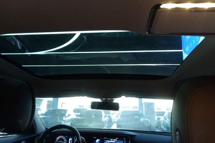 Used Mercedes-Benz E-Class 2019 E 300 L Sporty and Stylish Model
