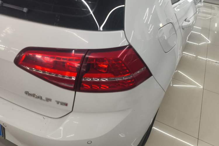 Used Volkswagen Golf 2015 1.4TSI Automatic Luxury Model
