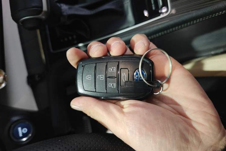 Used Toyota Sienna 2023 2.5L Hybrid Deluxe Edition
