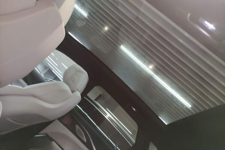 Used Cadillac LYRIQ 2022 Rear-Drive Long-Range Luxury Edition
