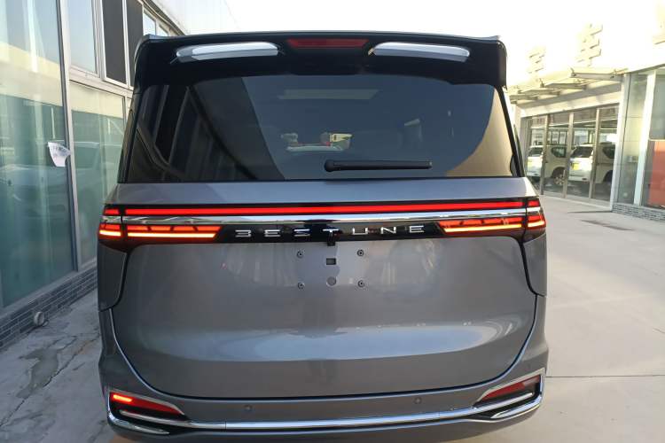 Used Bestune M9 2023 2.0T Ultimate Edition