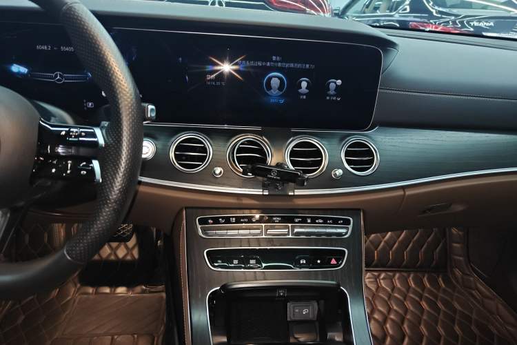 Used Mercedes-Benz E-Class New Energy 2023 E 350 e L Plug-in Hybrid Sports Sedan