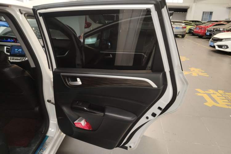 Used Honda Jade 2017 1.8L automatic Comfort version 5 seats
