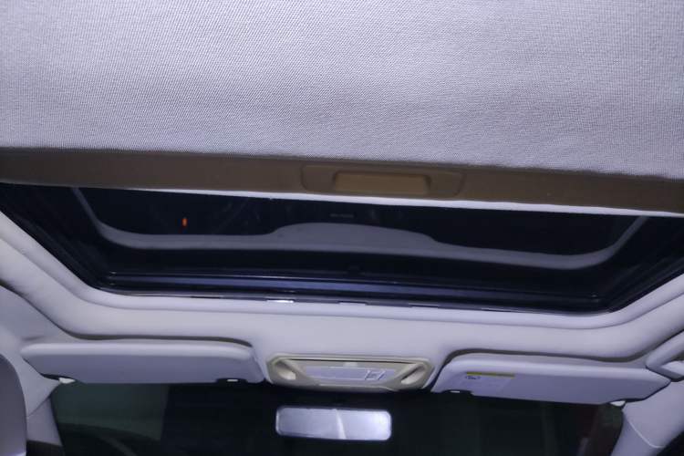 Used Ford Focus 2012 Sedan 1.6L Automatic Fashion Edition
