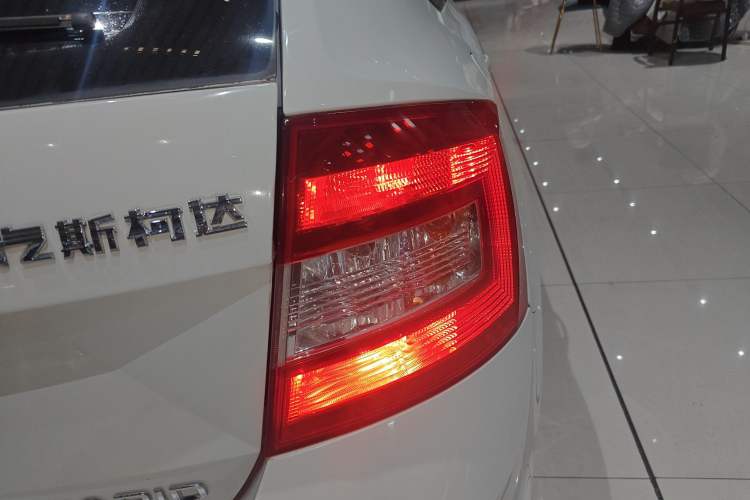 Used Skoda Rapid Spaceback 2016 Revised Version 1.6L Automatic Front-Drive Edition