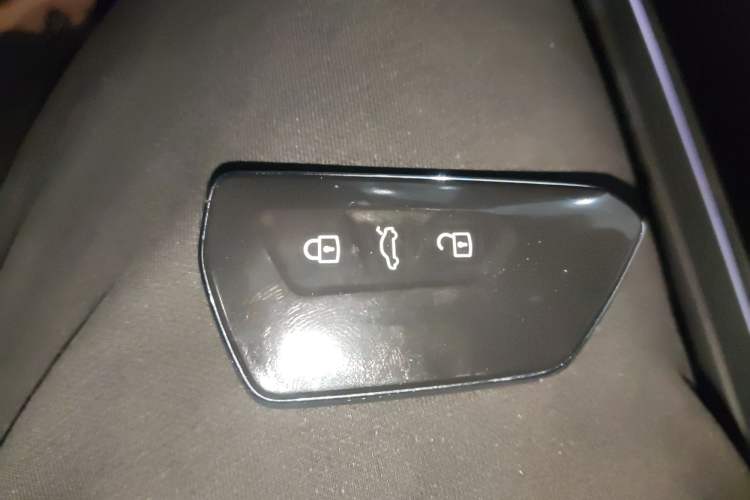 Used Volkswagen ID.6 CROZZ 2022 Long-Range PURE+ Edition