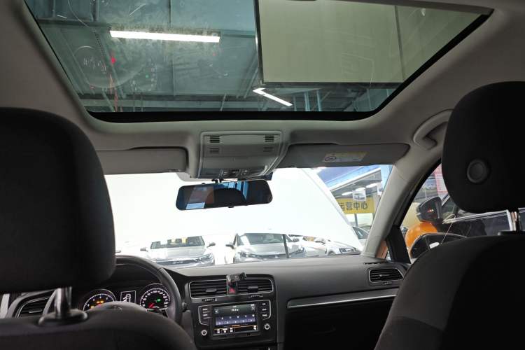 Used Volkswagen Golf 2017 230TSI Automatic Comfort Edition – Celebrating Milestone of One Million Units
