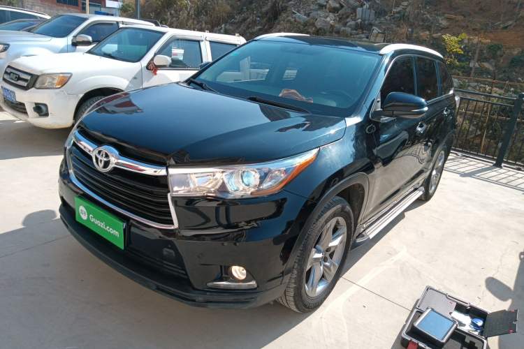 Used Toyota Highlander 2017 2.0T Two-Wheel Drive Luxury Edition 7 Seats