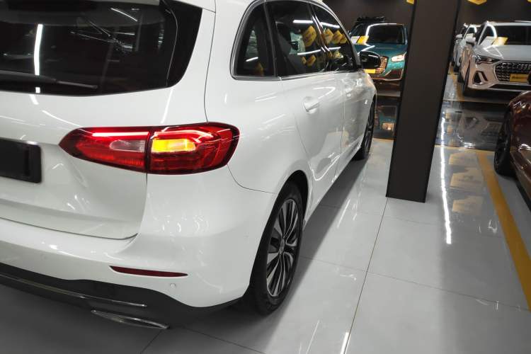 Used Mercedes-Benz B-Class 2021 B 180 Fashion Model