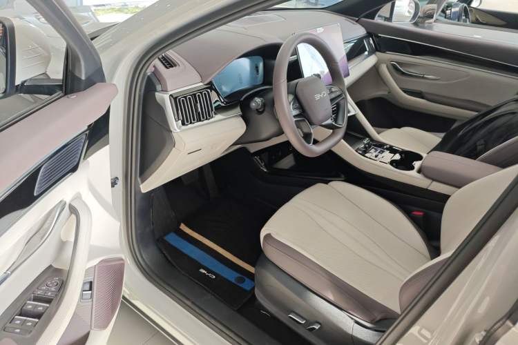 Used BYD Song PLUS New Energy 2025 EV Intelligent Driving Version 520km Premium Model
