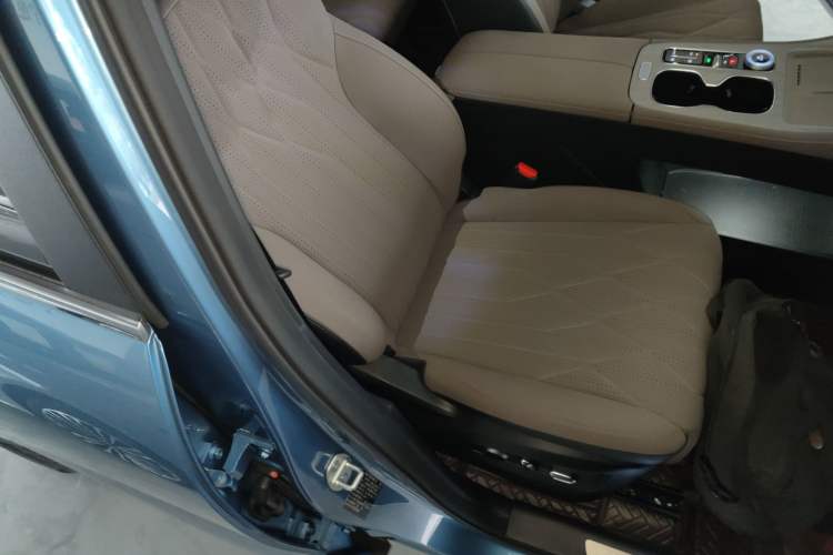 Used Chery Tiggo 8 PLUS C-DM 2025 1.5T 116 km Prestige Version 5 Seats