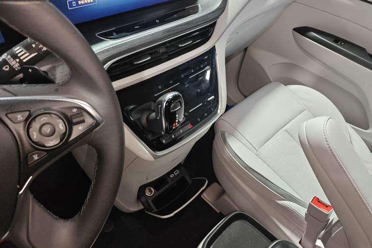 Used Buick GL8 2023 ES Lu Zun Deluxe and Yue Edition
