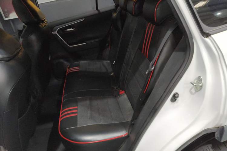 Used Toyota RAV4 2021 2.0L CVT Two-Wheel Drive Fashion PLUS Edition
