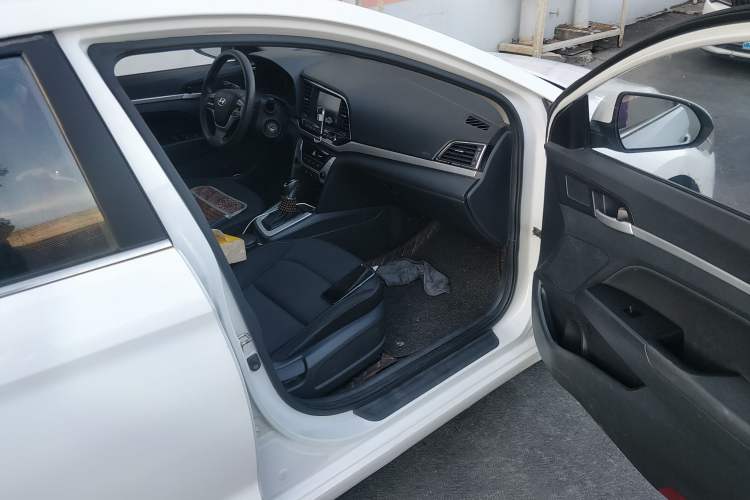 Used Hyundai Elantra 2016 1.6L Automatic ZhiXuan – Elite Version
