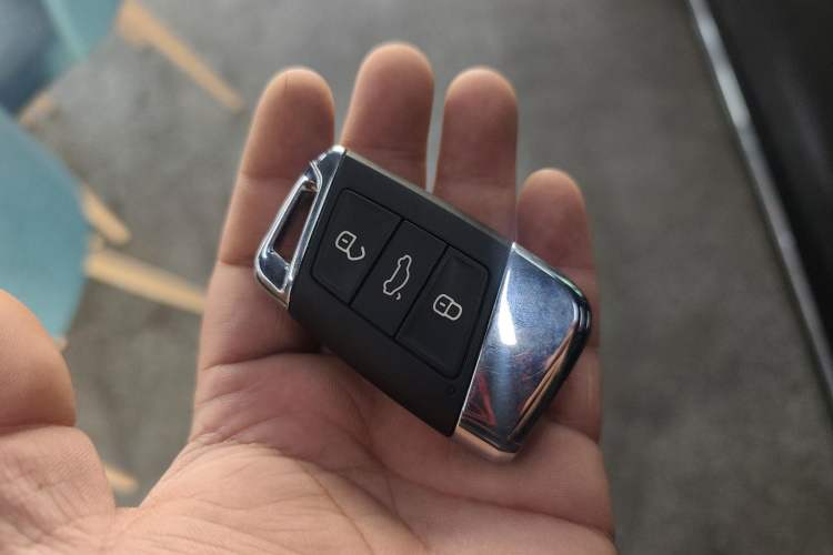 Used Volkswagen Passat 2020 Revised Version 330TSI Luxury Edition China VI Standard
