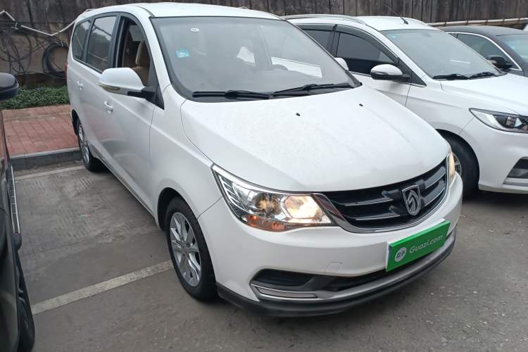 Used Baojun 730 2016 Revised 1.5L Manual Standard Version 7 Seats China V Emission Standard
