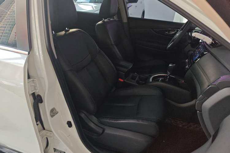 Used Nissan X-Trail 2019 2.0L CVT Smart Connect Comfort Edition 2WD
