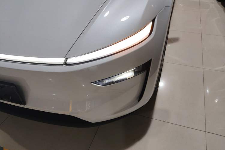 Used Tesla Model Y 2025 Rear-Wheel-Drive Version