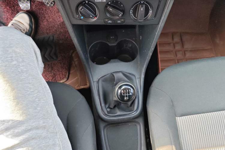 Used Volkswagen Polo 2016 1.4L Manual Fashion Model
