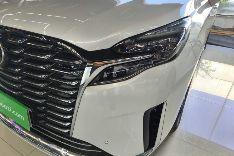 Used Buick GL8 2023 ES Lu Zun Deluxe Model
