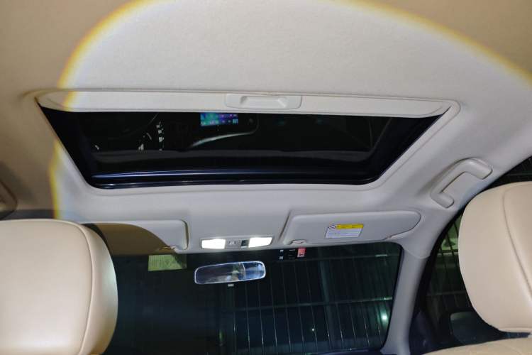 Used Mitsubishi Outlander (Import) 2013 2.4L 4x4 Luxury Navigation Edition 5 Seats