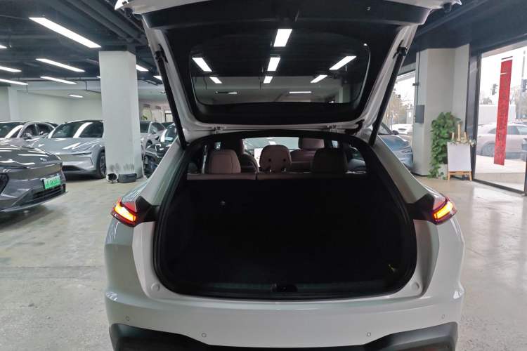 Used ONVO L60 2024 60 kWh Rear-Drive Version
