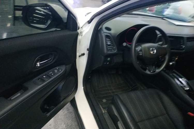 Used Honda Vezel 2017 1.8L CVT 2WD Elite Model
