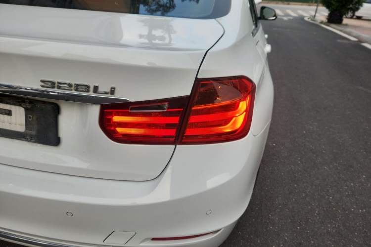 Used BMW 3 Series 2015 328Li Fashion Model
