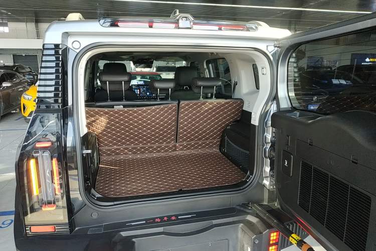 Used JETOUR Traveler 2023 2.0T All-Wheel-Drive CrossPRO