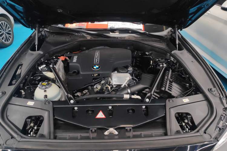 Used BMW 5 Series 2014 528Li Leading Model